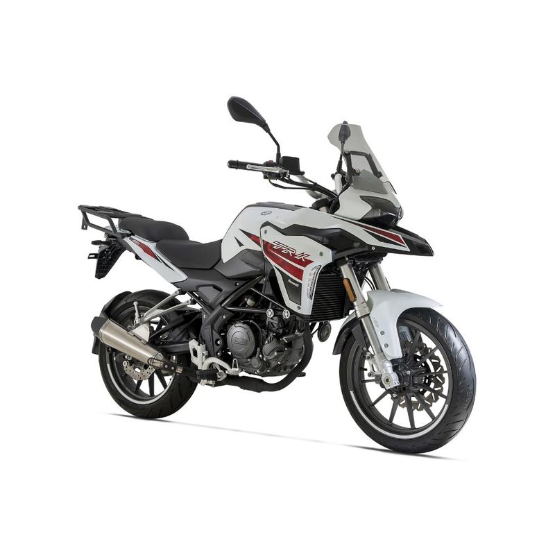 benelli-trk-251-blanca-2025-foto2.jpg