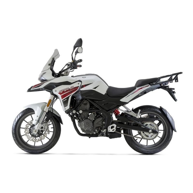 benelli-trk-251-blanca-2025-foto7.jpg