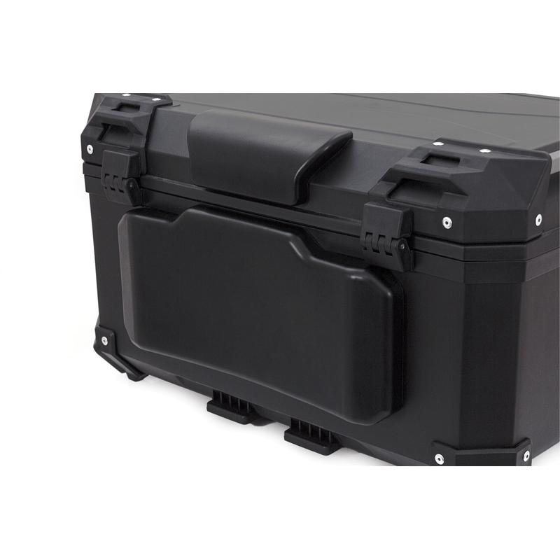 MALETA-PLASTICA-CUADRADA-MAVERICK-DE-60-LT---2-CASCOS--NEGRO